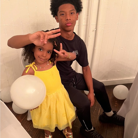 It’s For The Little Divas, jewelry and bags all the accessories you need show!!👛 - Picture 11 of 16